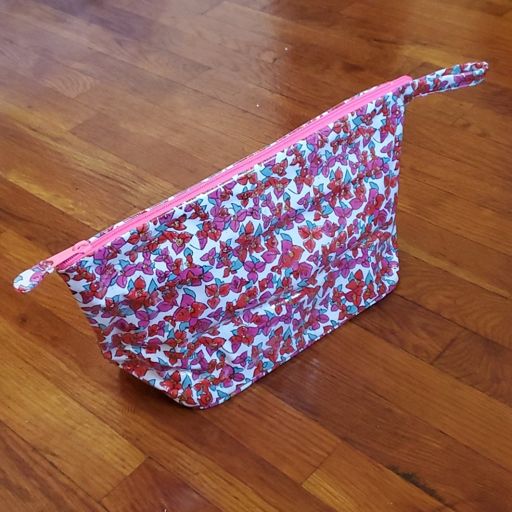 Roller Rabbit Toiletry Case